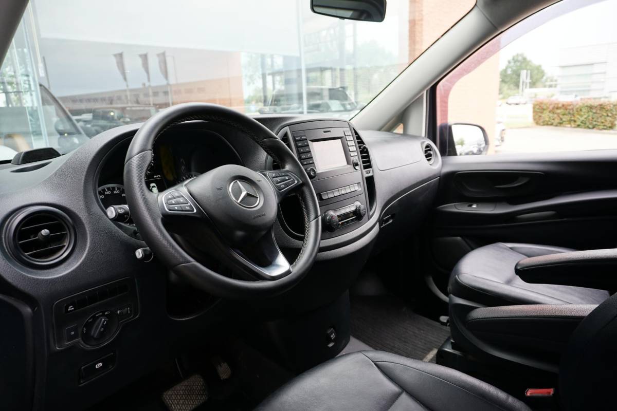 Mercedes-Benz Vito Mercedes-Benz Vito 114 CDI  AUT. +  EURO6 / CAMERA / TREKHAAK 2500 KG / NAVIGATIE / CRUISE CONTROL