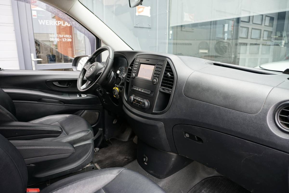 Mercedes-Benz Vito Mercedes-Benz Vito 114 CDI  AUT. +  EURO6 / CAMERA / TREKHAAK 2500 KG / NAVIGATIE / CRUISE CONTROL