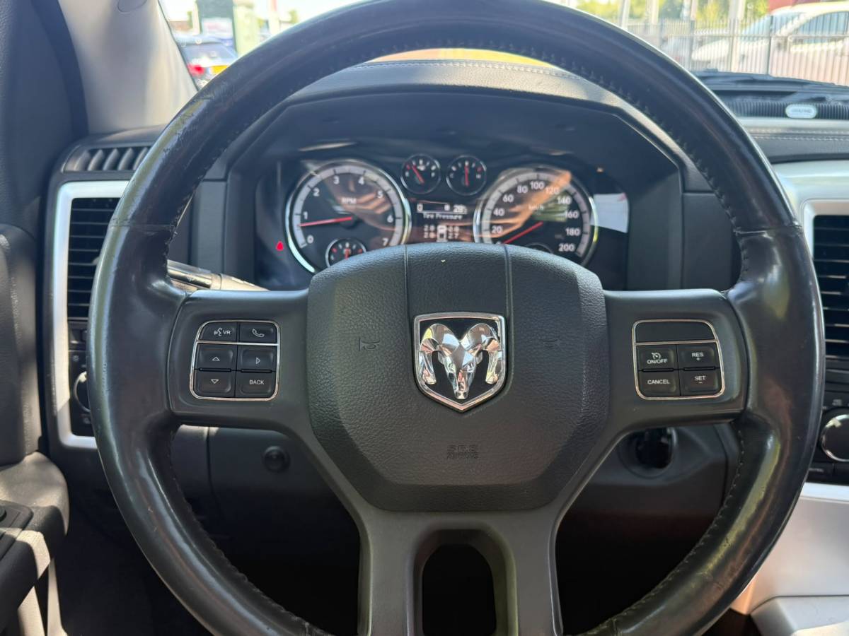 Dodge Ram 1500 Dodge Ram 1500 5.7 V8 Crew Cab 5’7 NIEUW BINNEN! | STOELVERKOEL. | STOEL + STUURVERW. | TREKHAAK | CAMERA | LEDER |