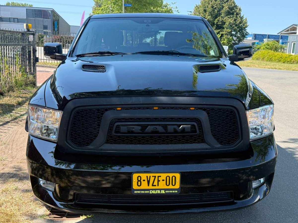 Dodge Ram 1500 Dodge Ram 1500 5.7 V8 Crew Cab 5’7 NIEUW BINNEN! | STOELVERKOEL. | STOEL + STUURVERW. | TREKHAAK | CAMERA | LEDER |