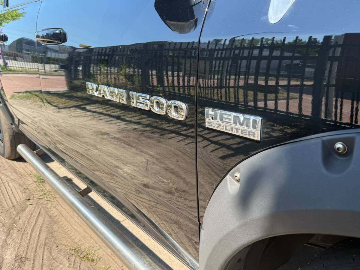 Dodge Ram 1500 Dodge Ram 1500 5.7 V8 Crew Cab 5’7 NIEUW BINNEN! | STOELVERKOEL. | STOEL + STUURVERW. | TREKHAAK | CAMERA | LEDER |
