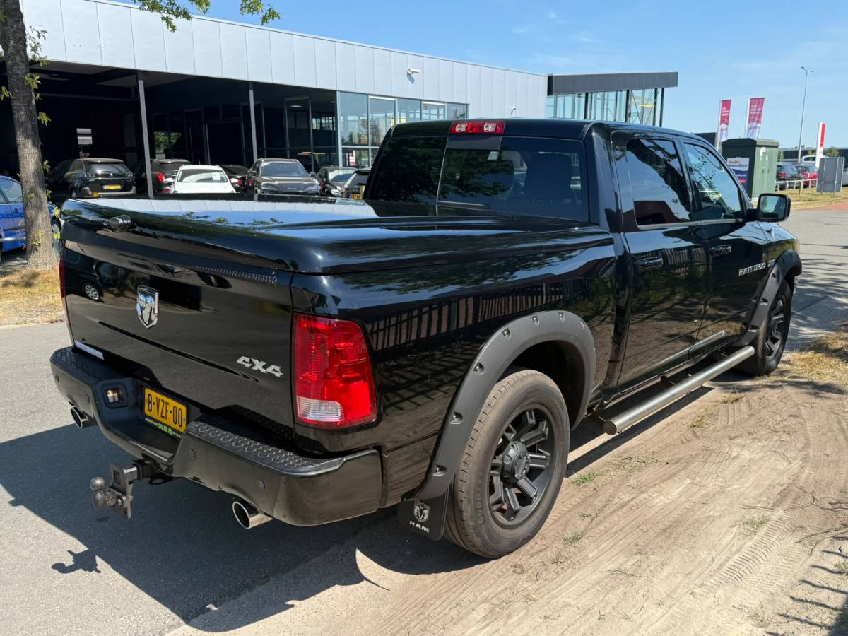 Dodge Ram 1500 Dodge Ram 1500 5.7 V8 Crew Cab 5’7 NIEUW BINNEN! | STOELVERKOEL. | STOEL + STUURVERW. | TREKHAAK | CAMERA | LEDER |