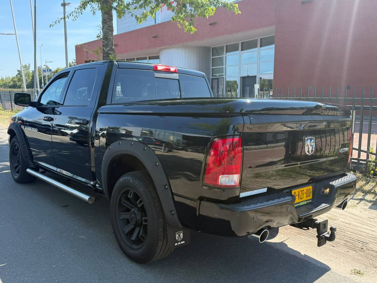 Dodge Ram 1500 Dodge Ram 1500 5.7 V8 Crew Cab 5’7 NIEUW BINNEN! | STOELVERKOEL. | STOEL + STUURVERW. | TREKHAAK | CAMERA | LEDER |