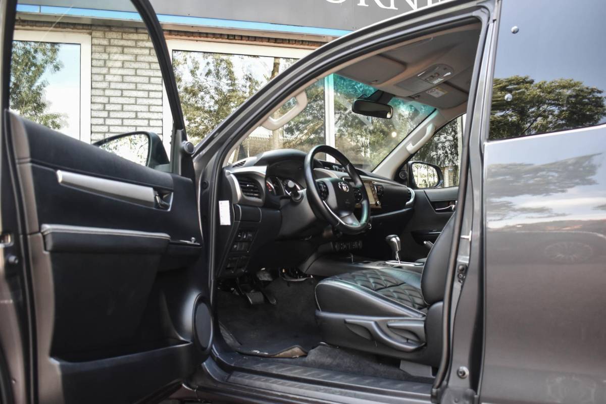 Toyota Hilux Toyota HiLux 2.4 D-4D Xtra Cab Professional Trekhaak NL Auto Le