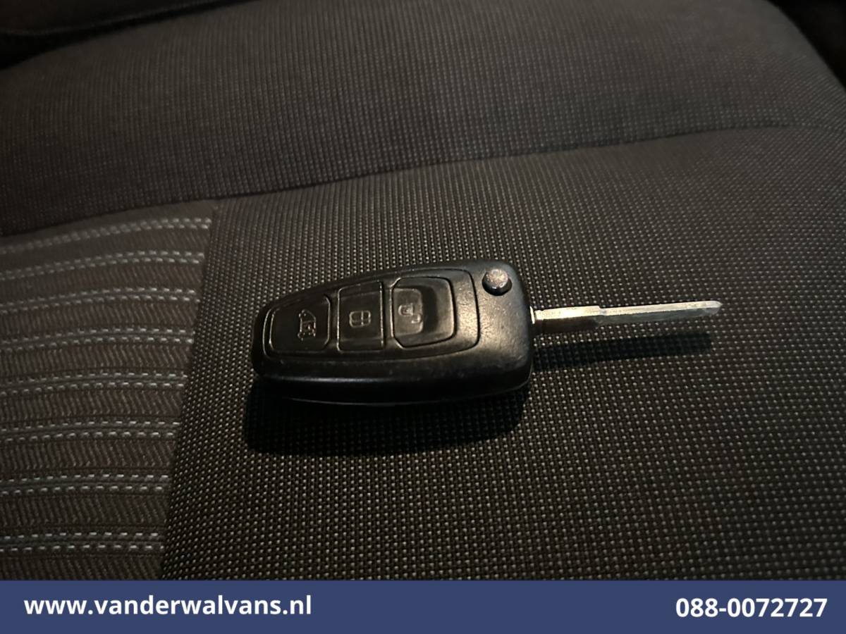 Ford Transit Ford Transit 2.2 TDCI L4H3 Airco | Camera | Navigatie | Cruisecontrol | Parkeersensoren 2800kg trekvermogen, Bijrijdersbank
