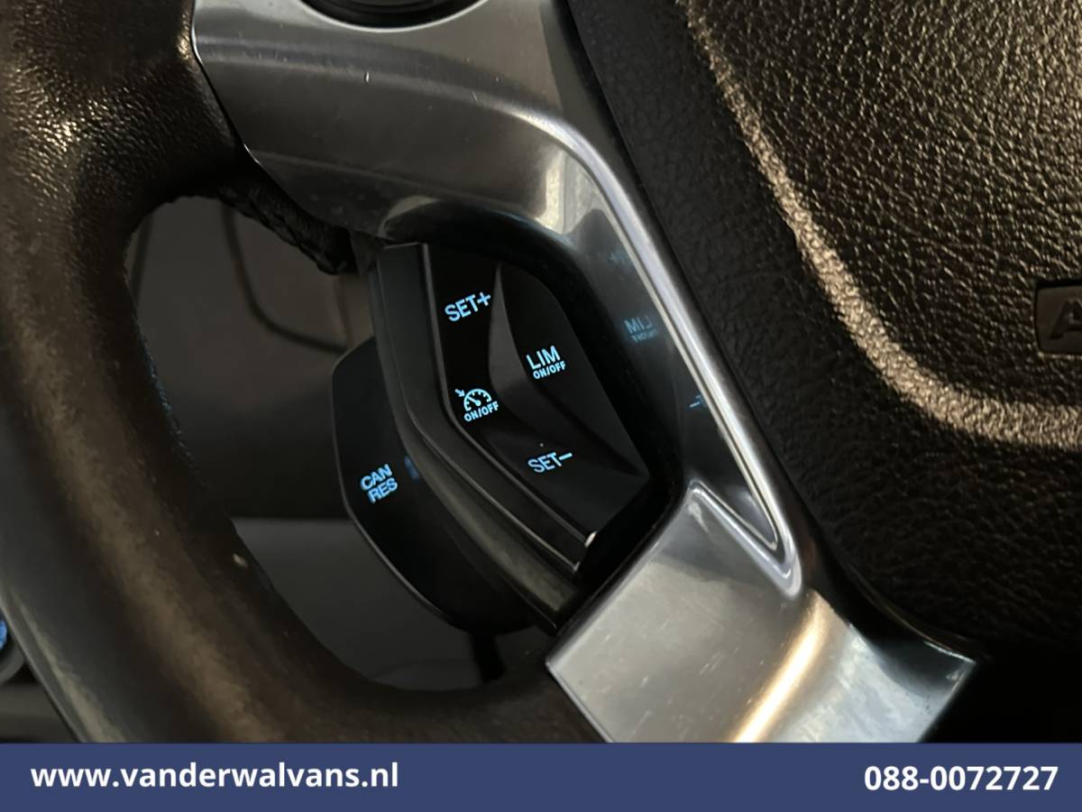 Ford Transit Ford Transit 2.2 TDCI L4H3 Airco | Camera | Navigatie | Cruisecontrol | Parkeersensoren 2800kg trekvermogen, Bijrijdersbank
