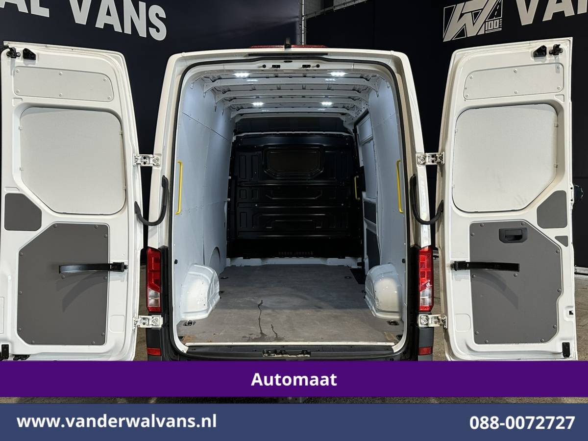Volkswagen Crafter Volkswagen Crafter 2.0 TDI 141pk Automaat L3H3 L2H2 Euro6 Airco | Camera | Apple Carplay | 3000kg Trekhaak | Adaptieve Cruisecontrol Android Auto, Chauffeursstoel, Parkeersensoren, Stoelverwarming, Tachograaf