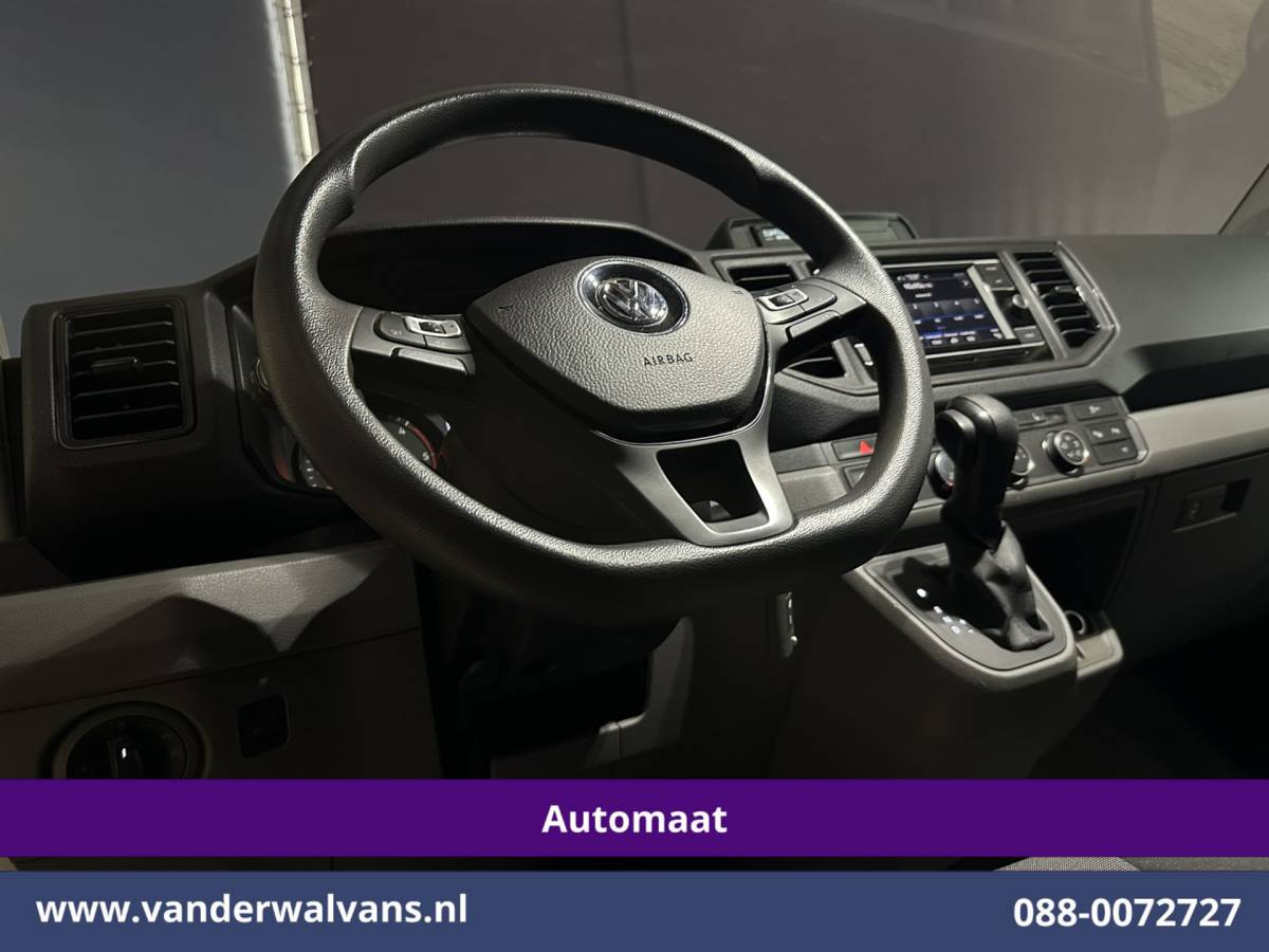 Volkswagen Crafter Volkswagen Crafter 2.0 TDI 141pk Automaat L3H3 L2H2 Euro6 Airco | Camera | Apple Carplay | 3000kg Trekhaak | Adaptieve Cruisecontrol Android Auto, Chauffeursstoel, Parkeersensoren, Stoelverwarming, Tachograaf