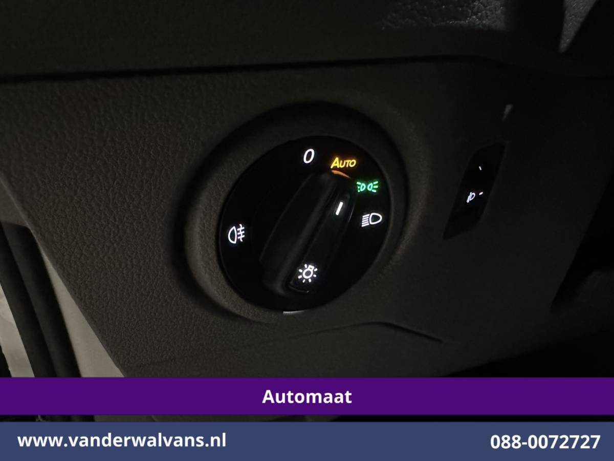 Volkswagen Crafter Volkswagen Crafter 2.0 TDI 141pk Automaat L3H3 L2H2 Euro6 Airco | Camera | Apple Carplay | 3000kg Trekhaak | Adaptieve Cruisecontrol Android Auto, Chauffeursstoel, Parkeersensoren, Stoelverwarming, Tachograaf