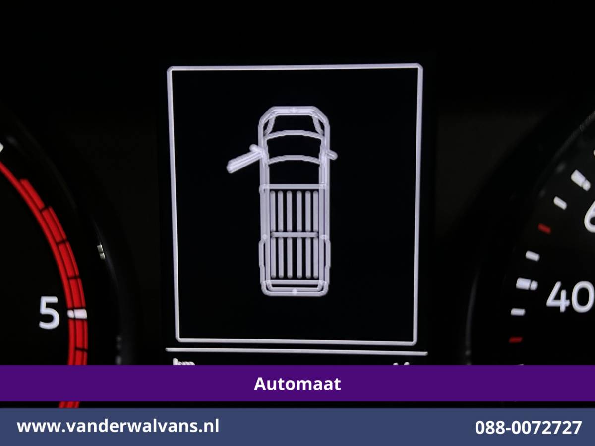 Volkswagen Crafter Volkswagen Crafter 2.0 TDI 141pk Automaat L3H3 L2H2 Euro6 Airco | Camera | Apple Carplay | 3000kg Trekhaak | Adaptieve Cruisecontrol Android Auto, Chauffeursstoel, Parkeersensoren, Stoelverwarming, Tachograaf