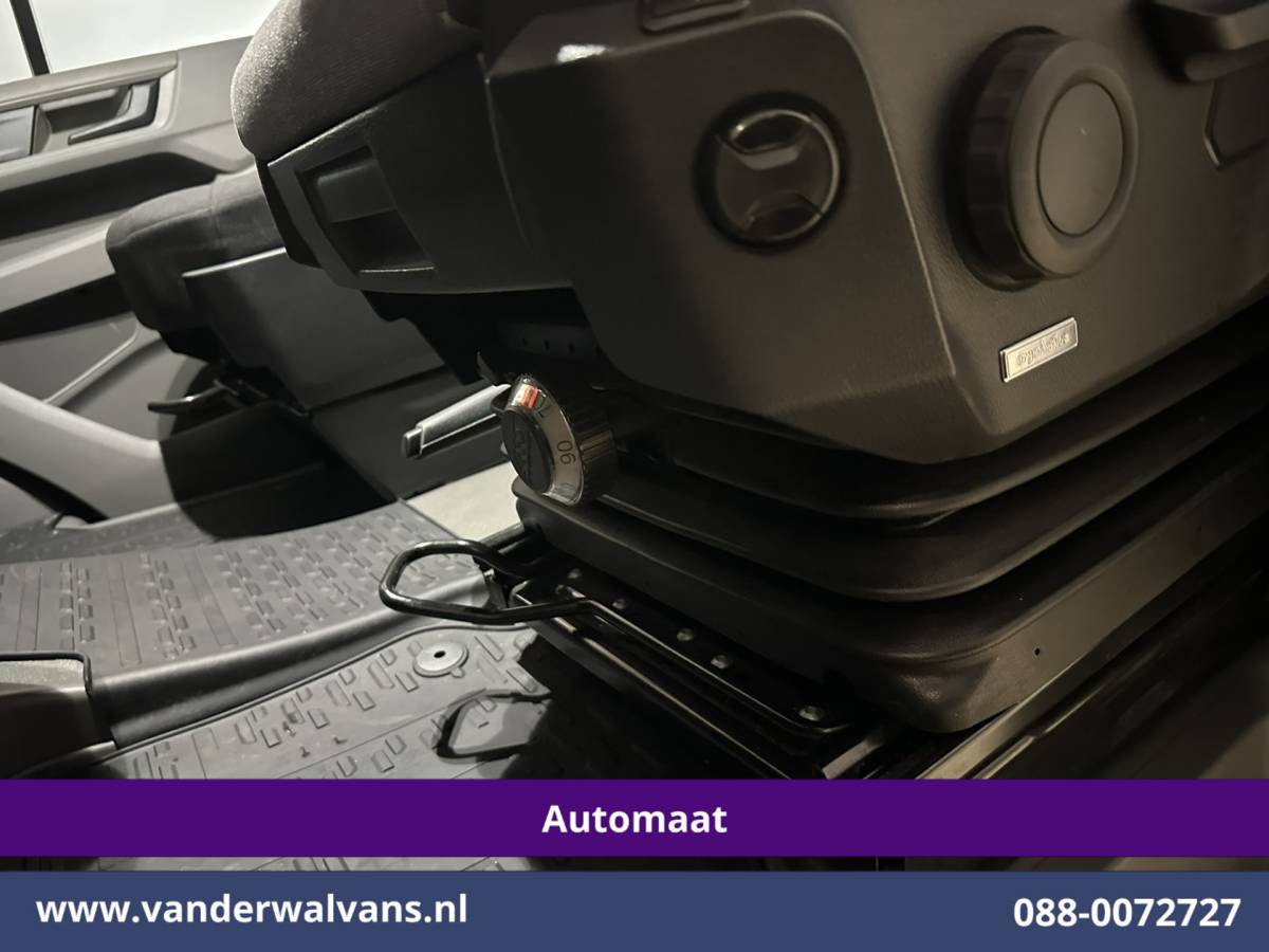 Volkswagen Crafter Volkswagen Crafter 2.0 TDI 141pk Automaat L3H3 L2H2 Euro6 Airco | Camera | Apple Carplay | 3000kg Trekhaak | Adaptieve Cruisecontrol Android Auto, Chauffeursstoel, Parkeersensoren, Stoelverwarming, Tachograaf