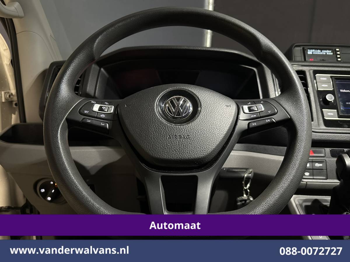 Volkswagen Crafter Volkswagen Crafter 2.0 TDI 141pk Automaat L3H3 L2H2 Euro6 Airco | Camera | Apple Carplay | 3000kg Trekhaak | Adaptieve Cruisecontrol Android Auto, Chauffeursstoel, Parkeersensoren, Stoelverwarming, Tachograaf