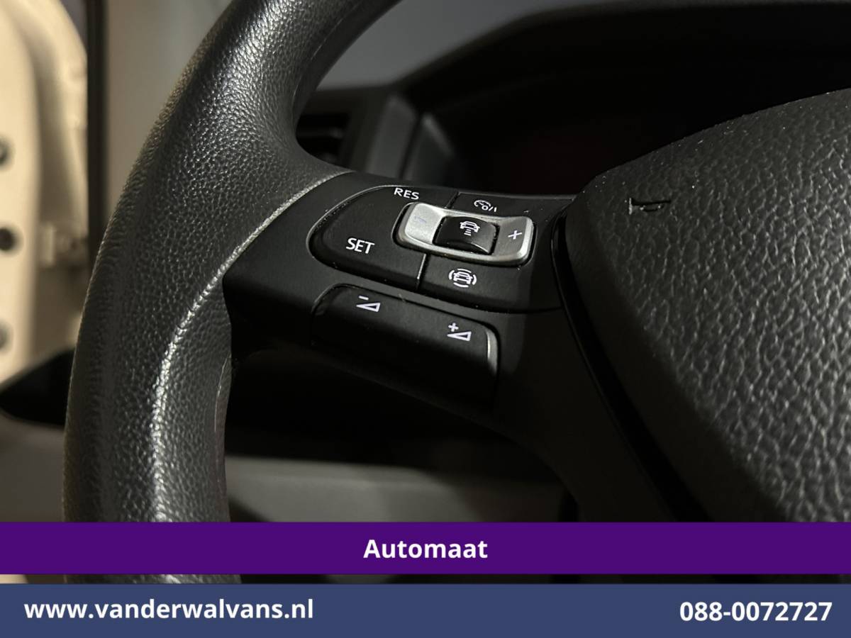 Volkswagen Crafter Volkswagen Crafter 2.0 TDI 141pk Automaat L3H3 L2H2 Euro6 Airco | Camera | Apple Carplay | 3000kg Trekhaak | Adaptieve Cruisecontrol Android Auto, Chauffeursstoel, Parkeersensoren, Stoelverwarming, Tachograaf