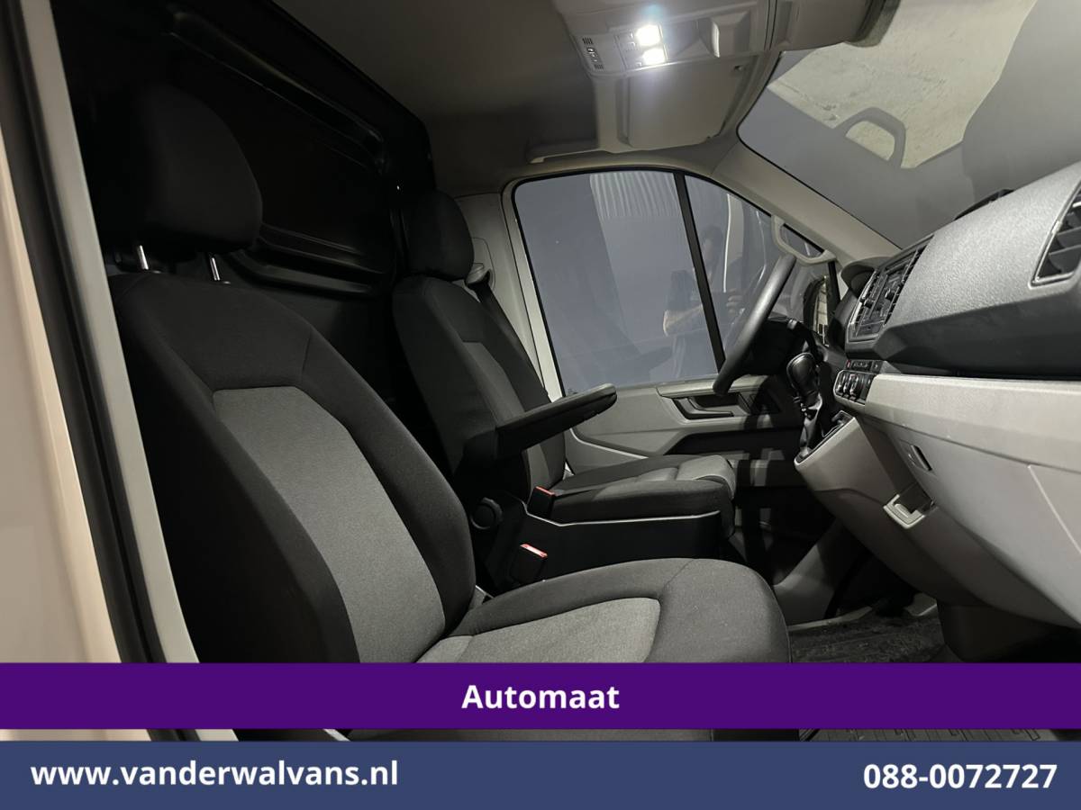 Volkswagen Crafter Volkswagen Crafter 2.0 TDI 141pk Automaat L3H3 L2H2 Euro6 Airco | Camera | Apple Carplay | 3000kg Trekhaak | Adaptieve Cruisecontrol Android Auto, Chauffeursstoel, Parkeersensoren, Stoelverwarming, Tachograaf