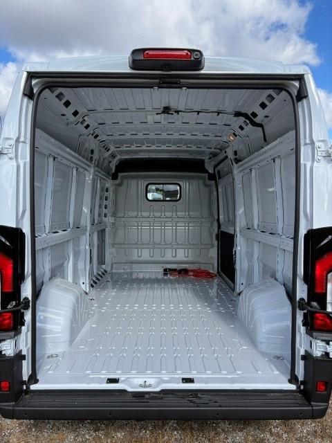 Citroën ë-Jumper Citroen ë-Jumper 3.5t L4H3 Zwaar 110 kWh | Achteruitrijcamera | Elektrische achterruitspiegel | Parkeersensoren | Airco | Navigatie | Lane-keeping | Cruise control