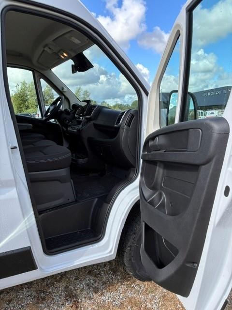Citroën ë-Jumper Citroen ë-Jumper 3.5t L4H3 Zwaar 110 kWh | Achteruitrijcamera | Elektrische achterruitspiegel | Parkeersensoren | Airco | Navigatie | Lane-keeping | Cruise control