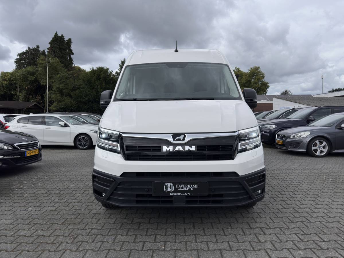 MAN eTGE Man eTGE Basis 36 kWh L3 H3 (2-Fase) {Soh-88%} Aut. *HEATPUMP | NAVI-FULLMAP | AIRCO | CRUISE | 3-PERS | CAMERA | HEATED-ERGO-SEATS | PDC | DAB | WIFI | FULL-LED | CCS-FASTLOADER*