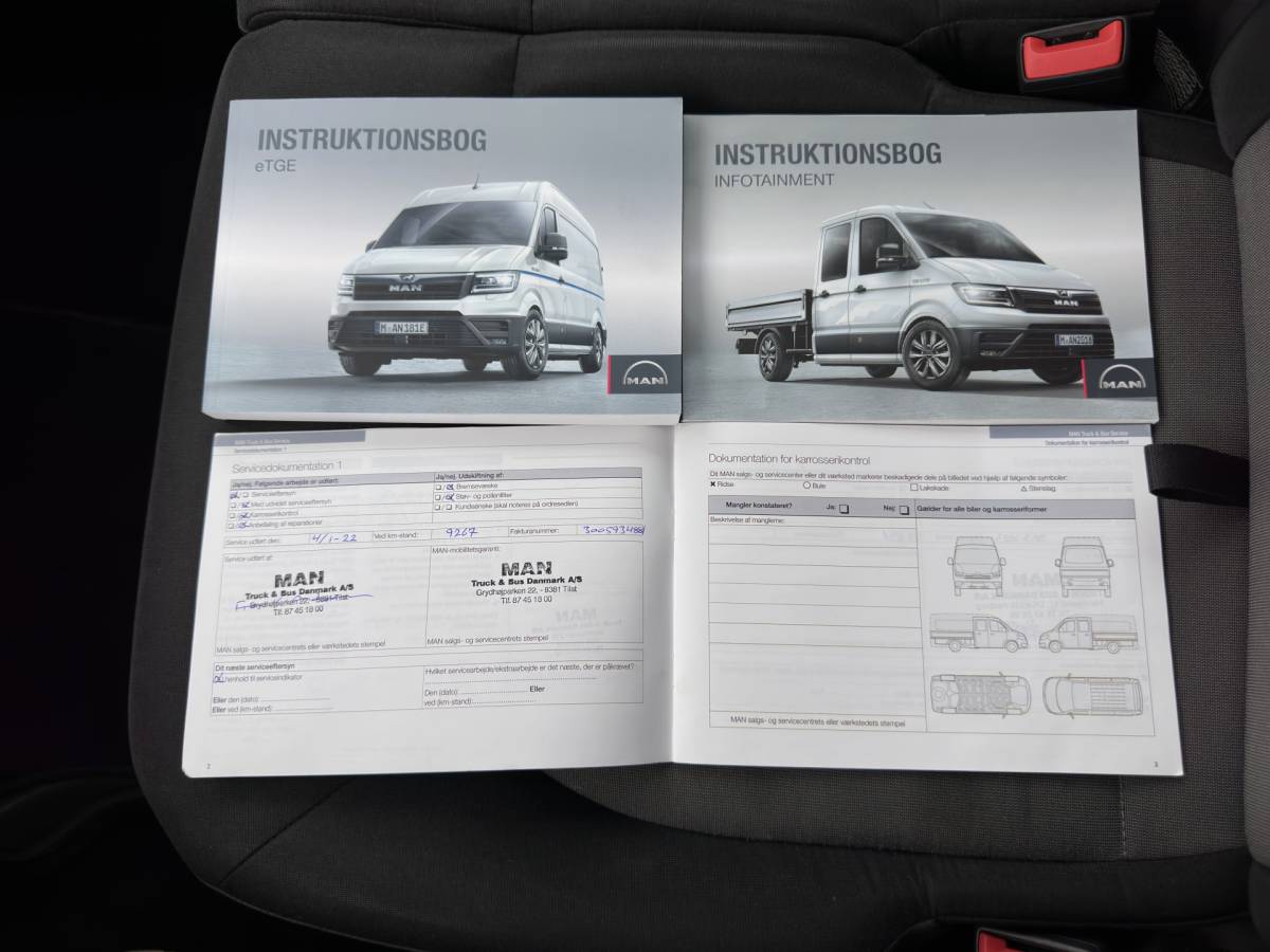 MAN eTGE Man eTGE Basis 36 kWh L3 H3 (2-Fase) {Soh-88%} Aut. *HEATPUMP | NAVI-FULLMAP | AIRCO | CRUISE | 3-PERS | CAMERA | HEATED-ERGO-SEATS | PDC | DAB | WIFI | FULL-LED | CCS-FASTLOADER*