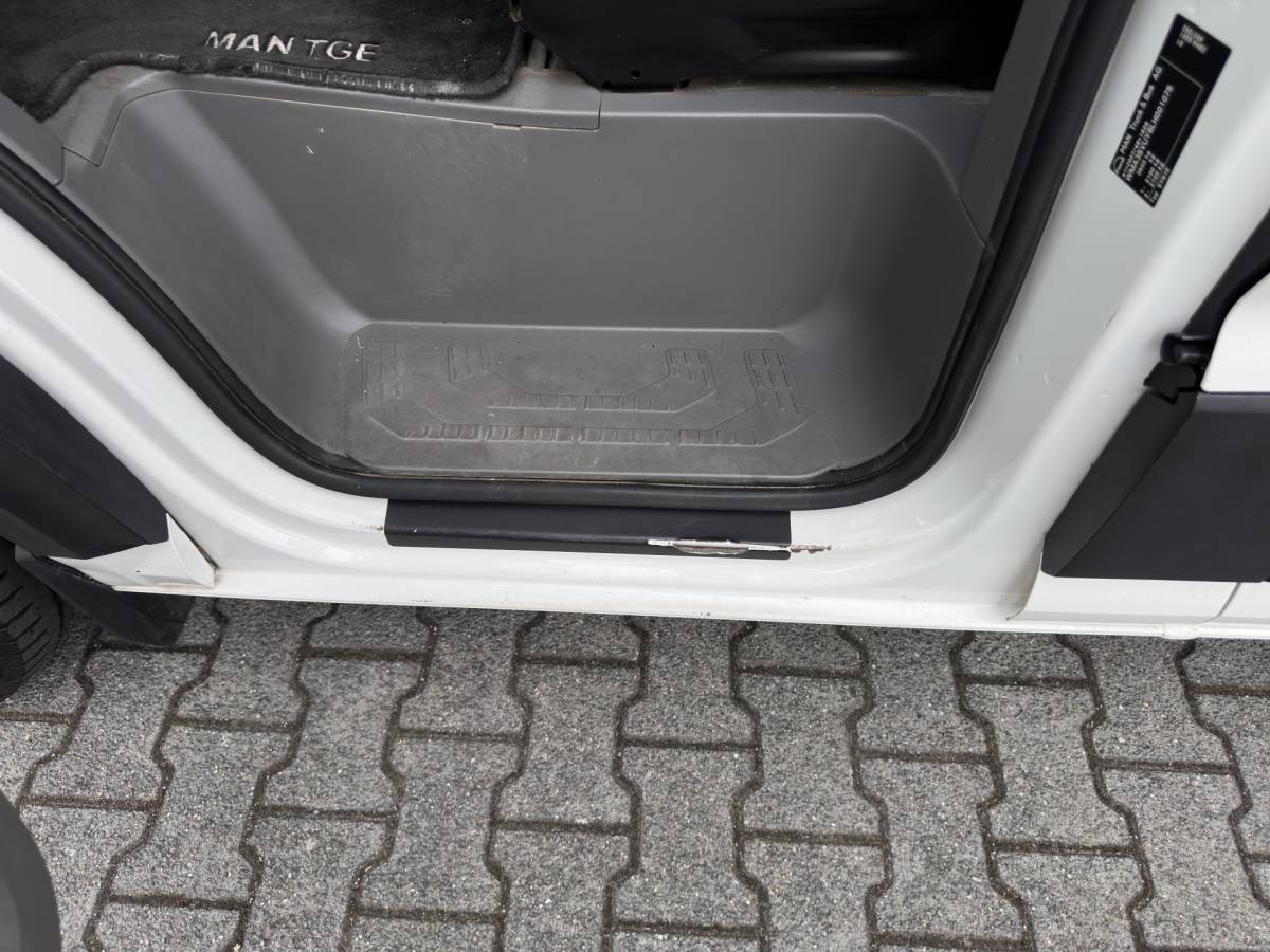 MAN eTGE Man eTGE Basis 36 kWh L3 H3 (2-Fase) {Soh-88%} Aut. *HEATPUMP | NAVI-FULLMAP | AIRCO | CRUISE | 3-PERS | CAMERA | HEATED-ERGO-SEATS | PDC | DAB | WIFI | FULL-LED | CCS-FASTLOADER*