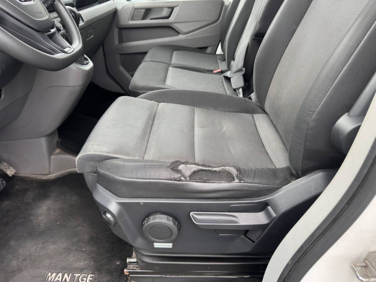 MAN eTGE Man eTGE Basis 36 kWh L3 H3 (2-Fase) {Soh-88%} Aut. *HEATPUMP | NAVI-FULLMAP | AIRCO | CRUISE | 3-PERS | CAMERA | HEATED-ERGO-SEATS | PDC | DAB | WIFI | FULL-LED | CCS-FASTLOADER*
