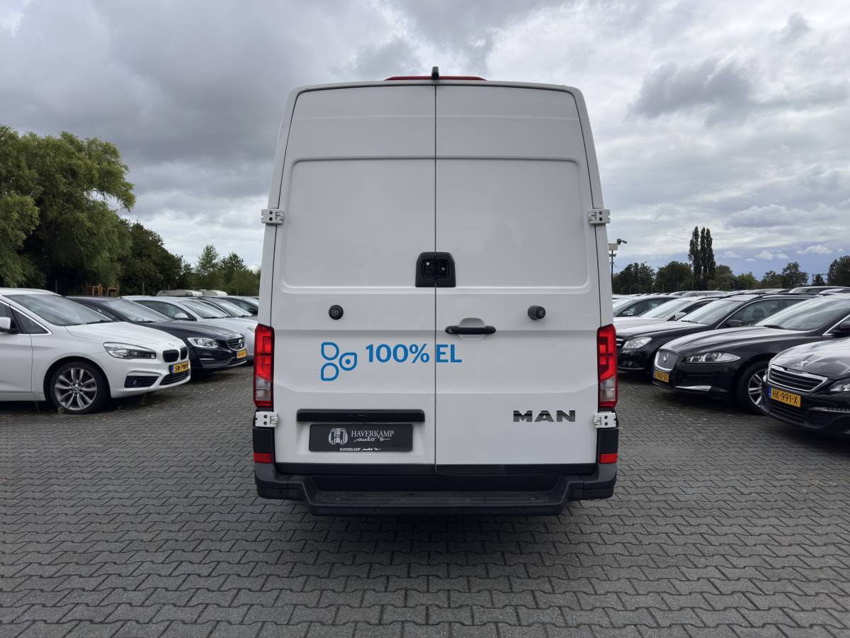 MAN eTGE Man eTGE Basis 36 kWh L3 H3 (2-Fase) {Soh-88%} Aut. *HEATPUMP | NAVI-FULLMAP | AIRCO | CRUISE | 3-PERS | CAMERA | HEATED-ERGO-SEATS | PDC | DAB | WIFI | FULL-LED | CCS-FASTLOADER*