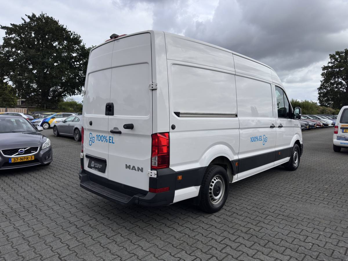 MAN eTGE Man eTGE Basis 36 kWh L3 H3 (2-Fase) {Soh-88%} Aut. *HEATPUMP | NAVI-FULLMAP | AIRCO | CRUISE | 3-PERS | CAMERA | HEATED-ERGO-SEATS | PDC | DAB | WIFI | FULL-LED | CCS-FASTLOADER*