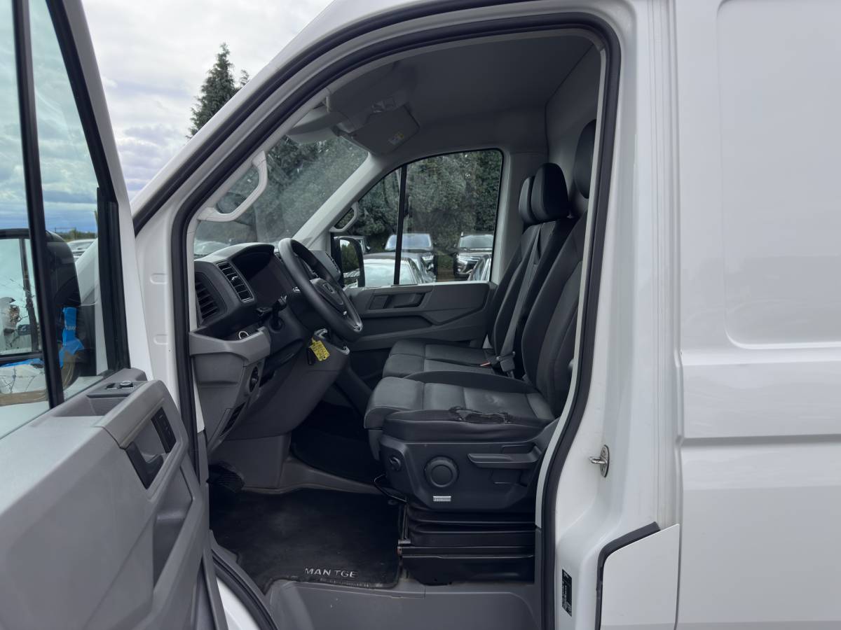 MAN eTGE Man eTGE Basis 36 kWh L3 H3 (2-Fase) {Soh-88%} Aut. *HEATPUMP | NAVI-FULLMAP | AIRCO | CRUISE | 3-PERS | CAMERA | HEATED-ERGO-SEATS | PDC | DAB | WIFI | FULL-LED | CCS-FASTLOADER*