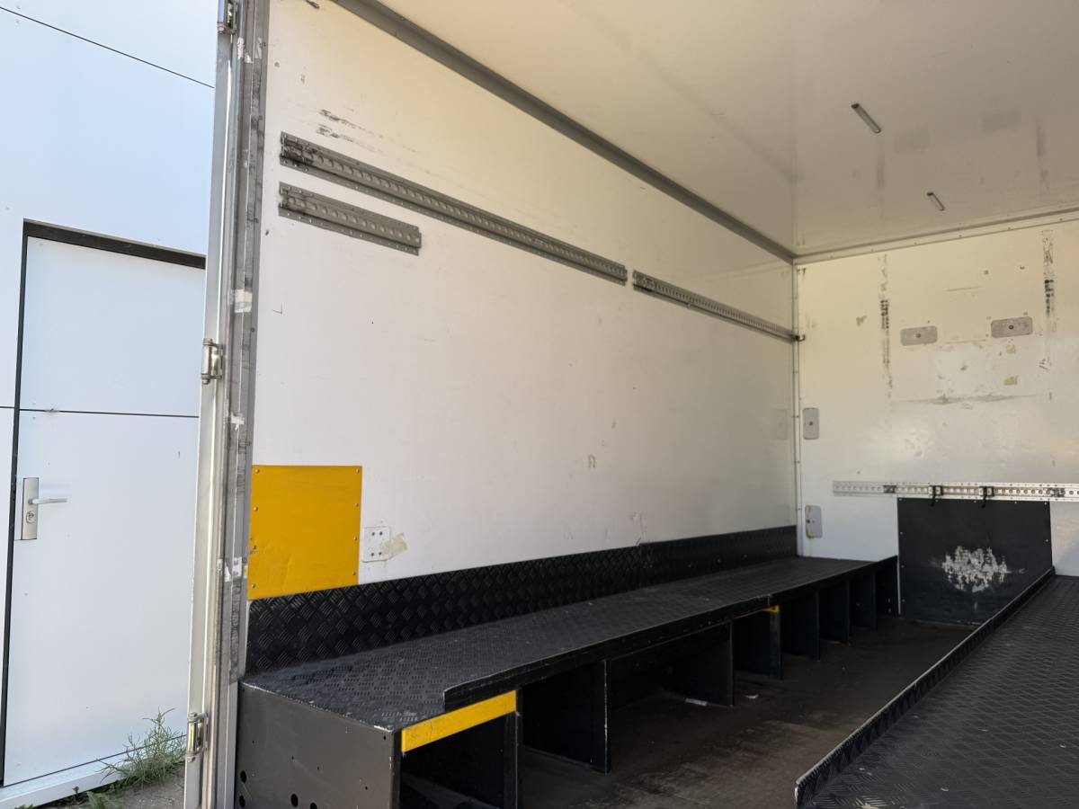 Renault Master Renault Master Plancher T35 2.3 DCI 150PK Lowliner Bakwagen Airco Cruise Control Camera Foodtruck Meubelbak Paardenwagen