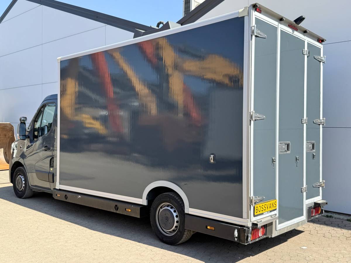 Renault Master Renault Master Plancher T35 2.3 DCI 150PK Lowliner Bakwagen Airco Cruise Control Camera Foodtruck Meubelbak Paardenwagen