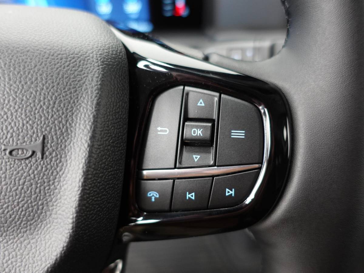 Ford Transit Custom Ford Transit Custom 300 2.0 TDCI L2H1 Trend NIEUW MODEL Automaat | Navigatie | Airco | Cruise control | Parkeer sensoren | Camera | Trekhaak