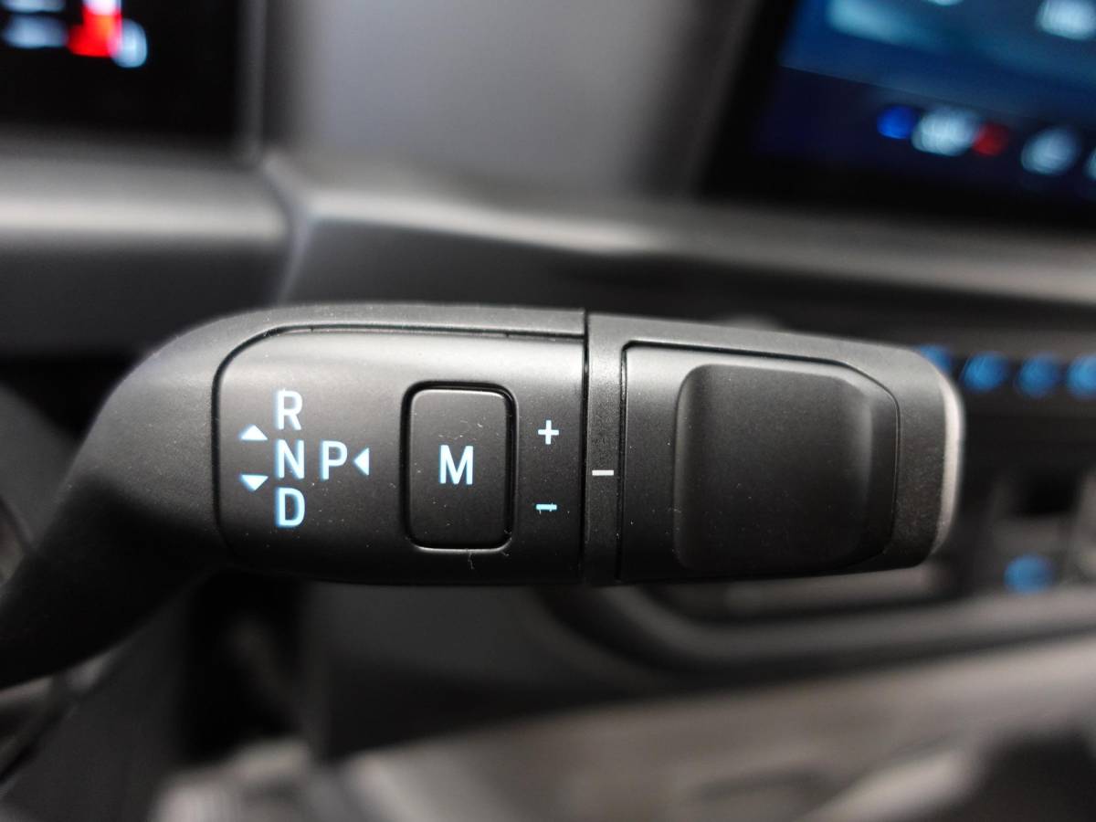 Ford Transit Custom Ford Transit Custom 300 2.0 TDCI L2H1 Trend NIEUW MODEL Automaat | Navigatie | Airco | Cruise control | Parkeer sensoren | Camera | Trekhaak