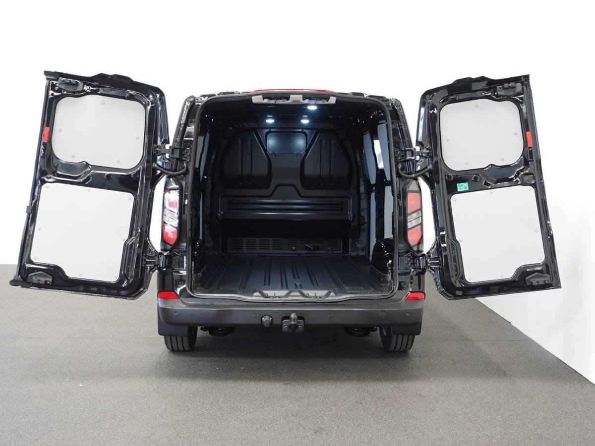 Ford Transit Custom Ford Transit Custom 300 2.0 TDCI L2H1 Trend NIEUW MODEL Automaat | Navigatie | Airco | Cruise control | Parkeer sensoren | Camera | Trekhaak