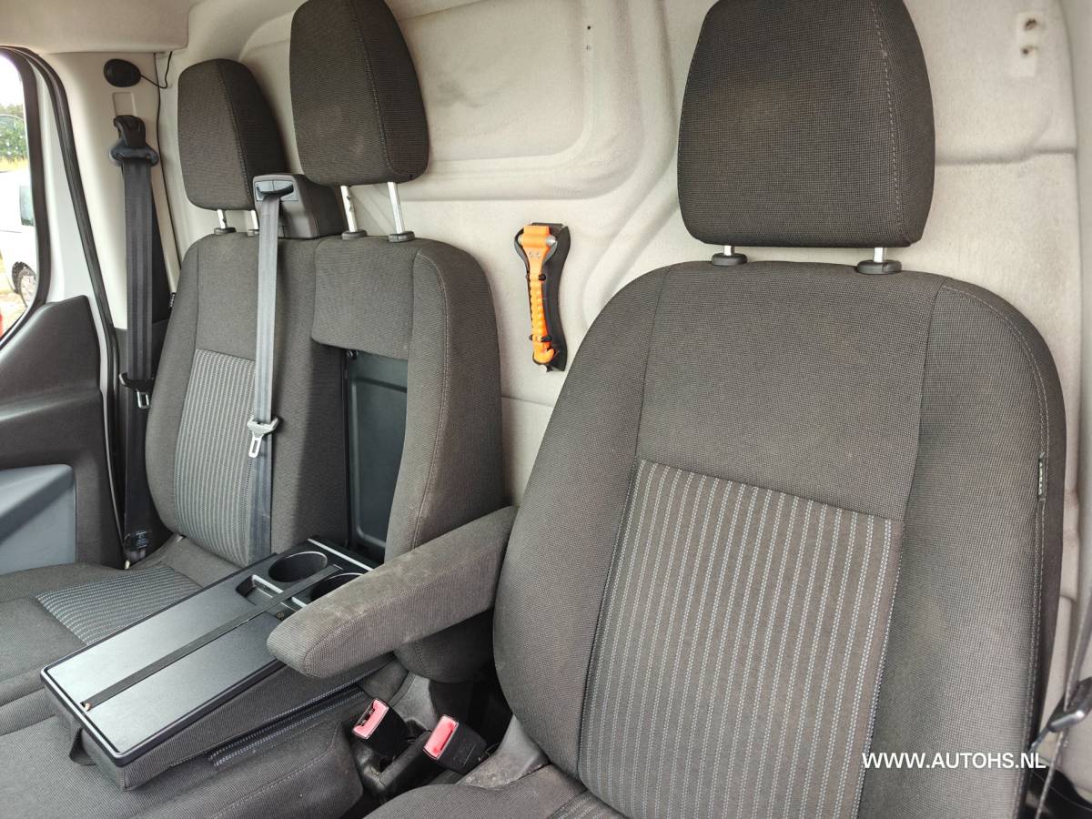 Ford Transit Custom Ford Transit Custom 270 2.2 TDCI L1H1 , 1e Eig. recent €8400 reparatie + onderhoud genoten , complete werkplaats inrichting.