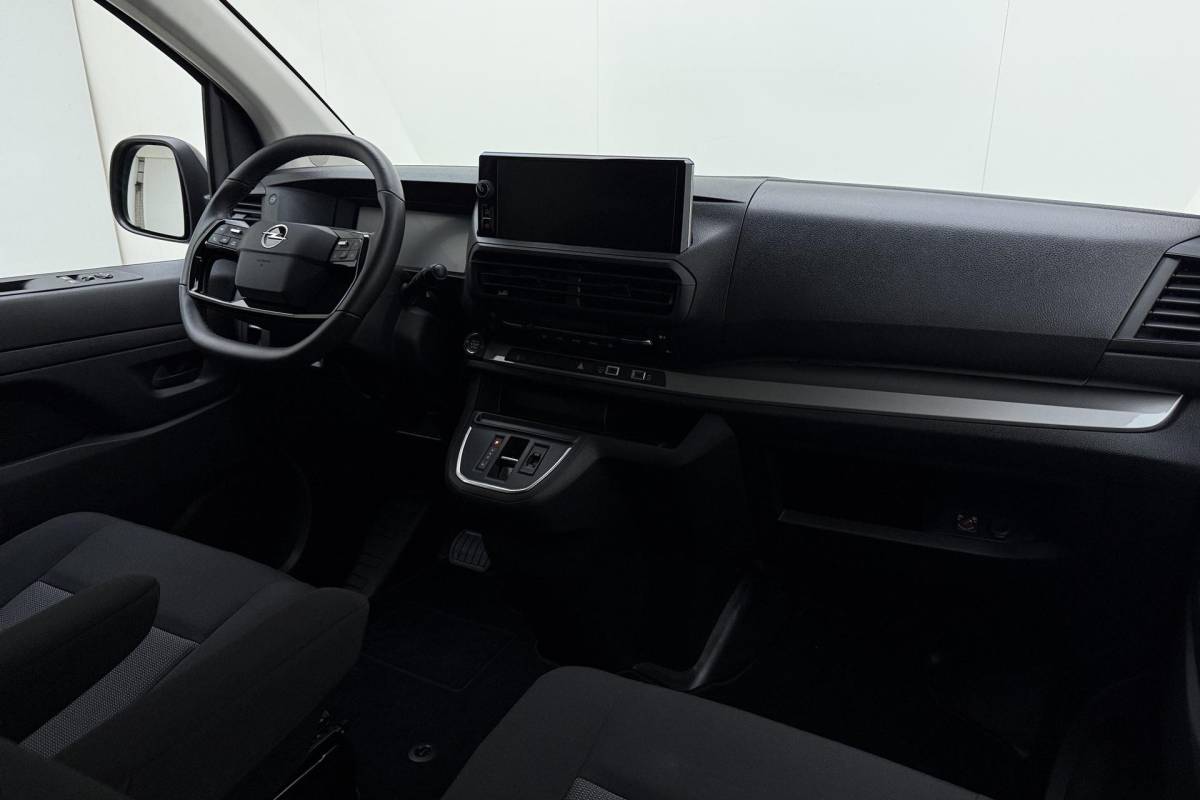 Opel Vivaro Opel Vivaro 2.0 Diesel 180 S&S L3 DC | Dubbele cabine | Dubbele zijschuifdeur | Navigatie | Stoel & Stuurverwarming | Climate control | Laadruimte betimmering | Trekhaak