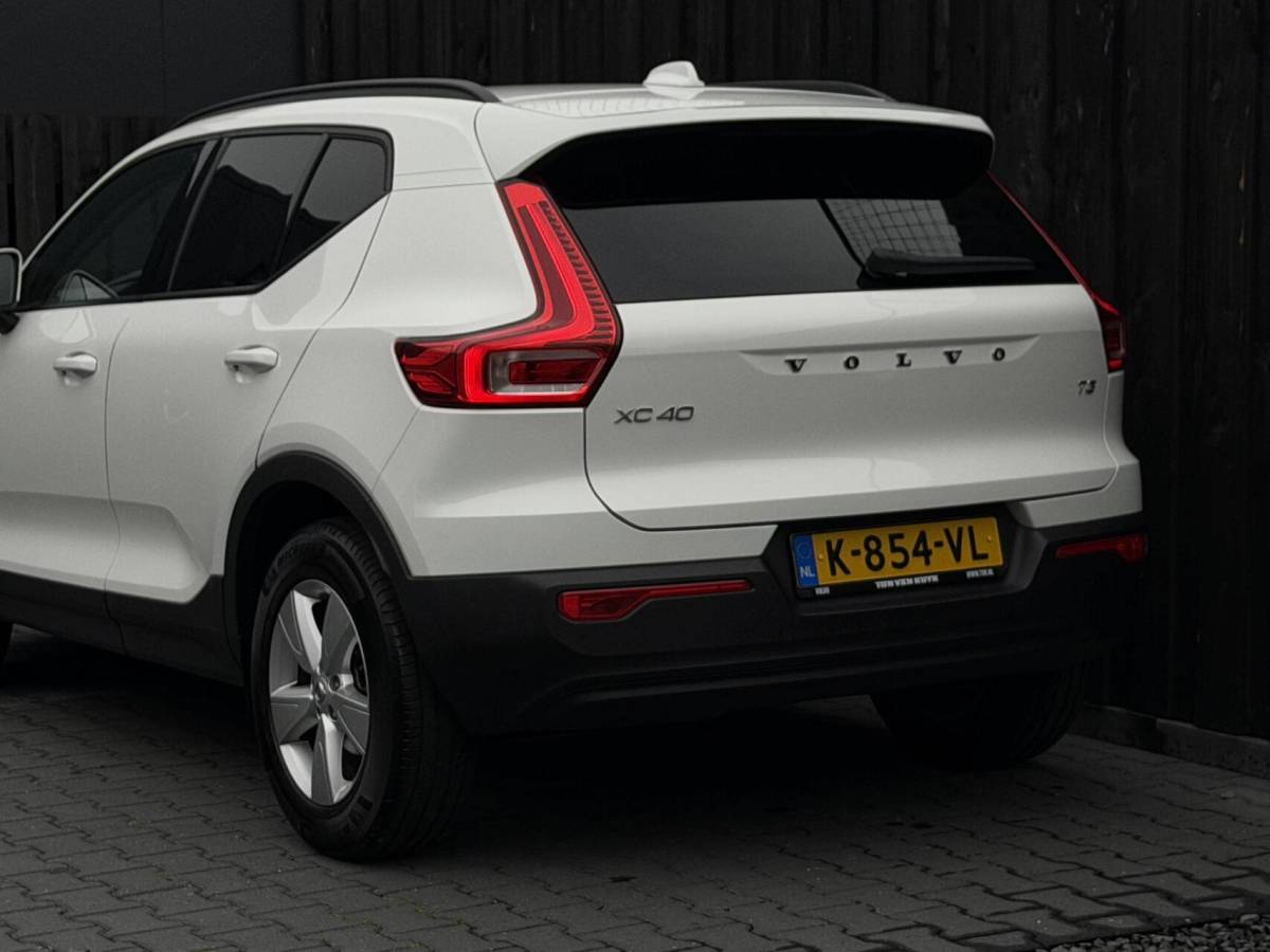 Volvo XC40 Volvo XC40 1.5 T3 Momentum Pro| Elek trekhaak| Camera| 163PK