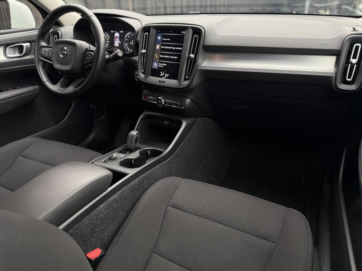 Volvo XC40 Volvo XC40 1.5 T3 Momentum Pro| Elek trekhaak| Camera| 163PK