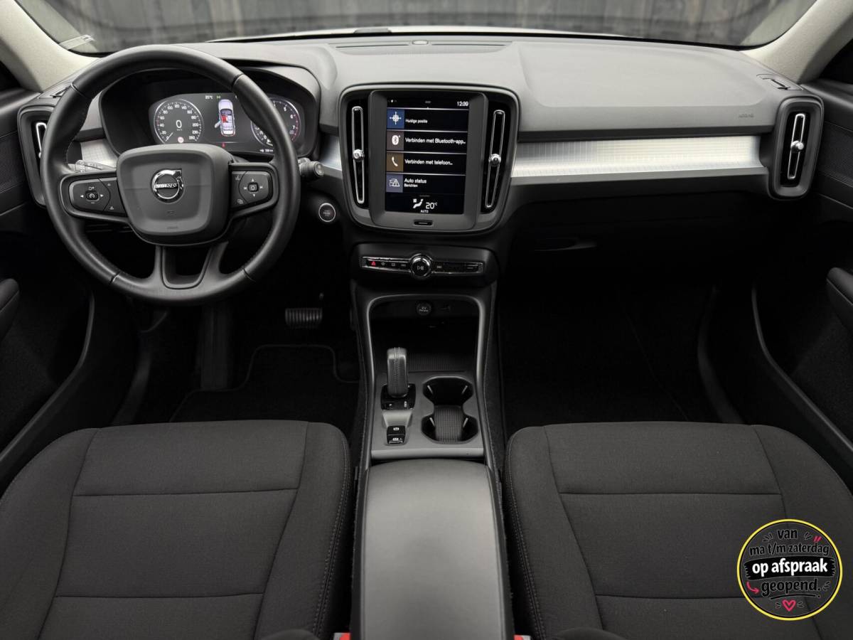 Volvo XC40 Volvo XC40 1.5 T3 Momentum Pro| Elek trekhaak| Camera| 163PK