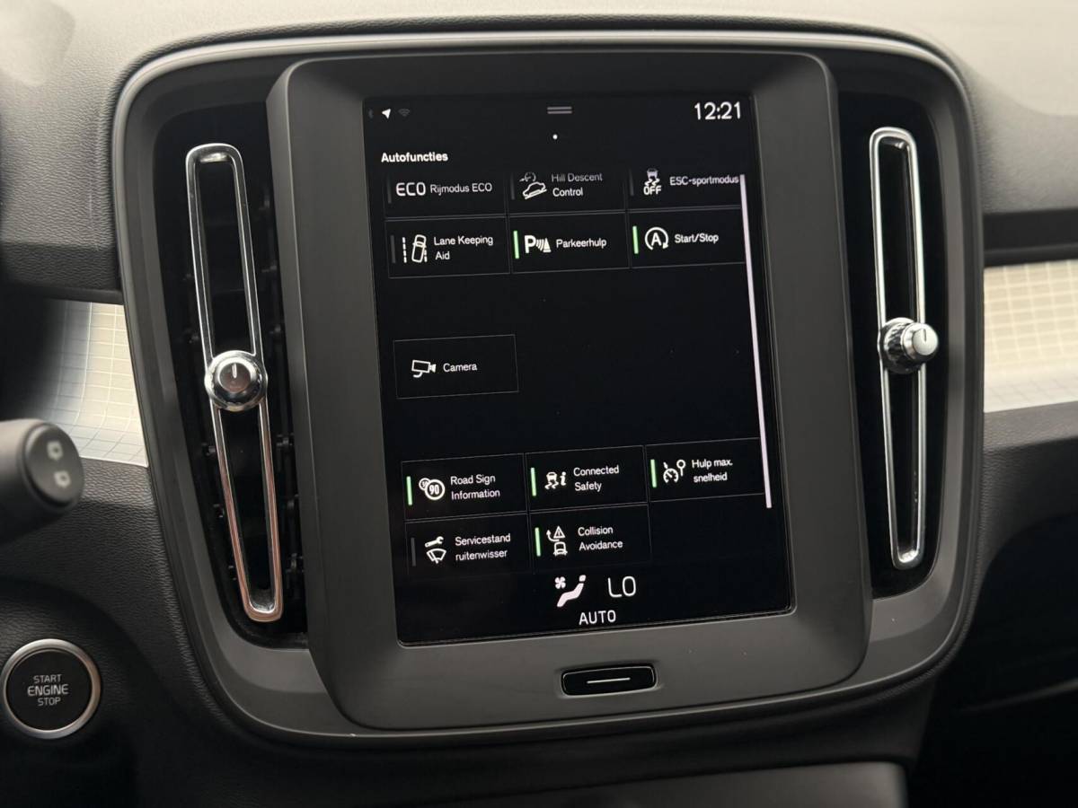 Volvo XC40 Volvo XC40 1.5 T3 Momentum Pro| Elek trekhaak| Camera| 163PK