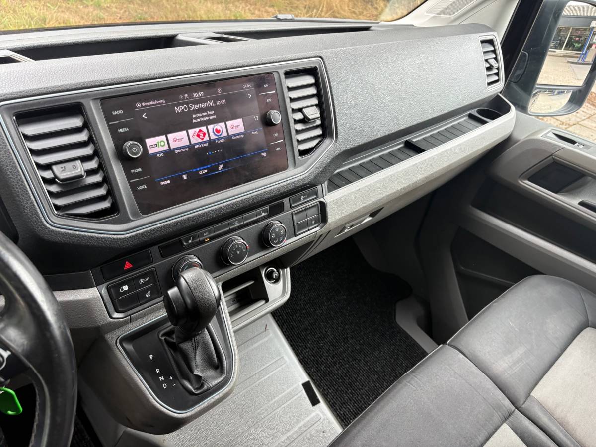Volkswagen Crafter Volkswagen Crafter 35 2.0 TDI L3H3 Highline|140PK|Automaat|airco|cruise|apple carplay|achteruitrijcamer|trekhaak 3000KG trek|EURO6