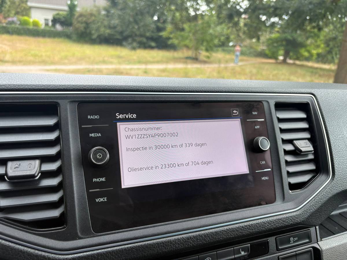 Volkswagen Crafter Volkswagen Crafter 35 2.0 TDI L3H3 Highline|140PK|Automaat|airco|cruise|apple carplay|achteruitrijcamer|trekhaak 3000KG trek|EURO6