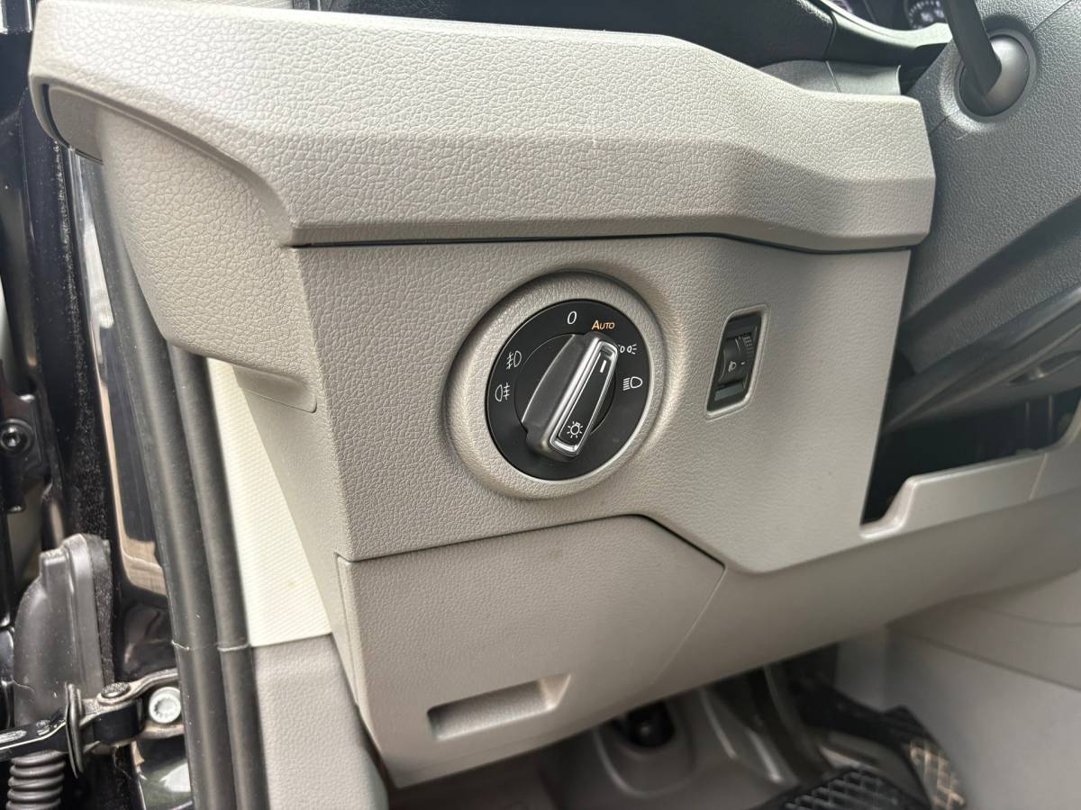 Volkswagen Crafter Volkswagen Crafter 35 2.0 TDI L3H3 Highline|140PK|Automaat|airco|cruise|apple carplay|achteruitrijcamer|trekhaak 3000KG trek|EURO6