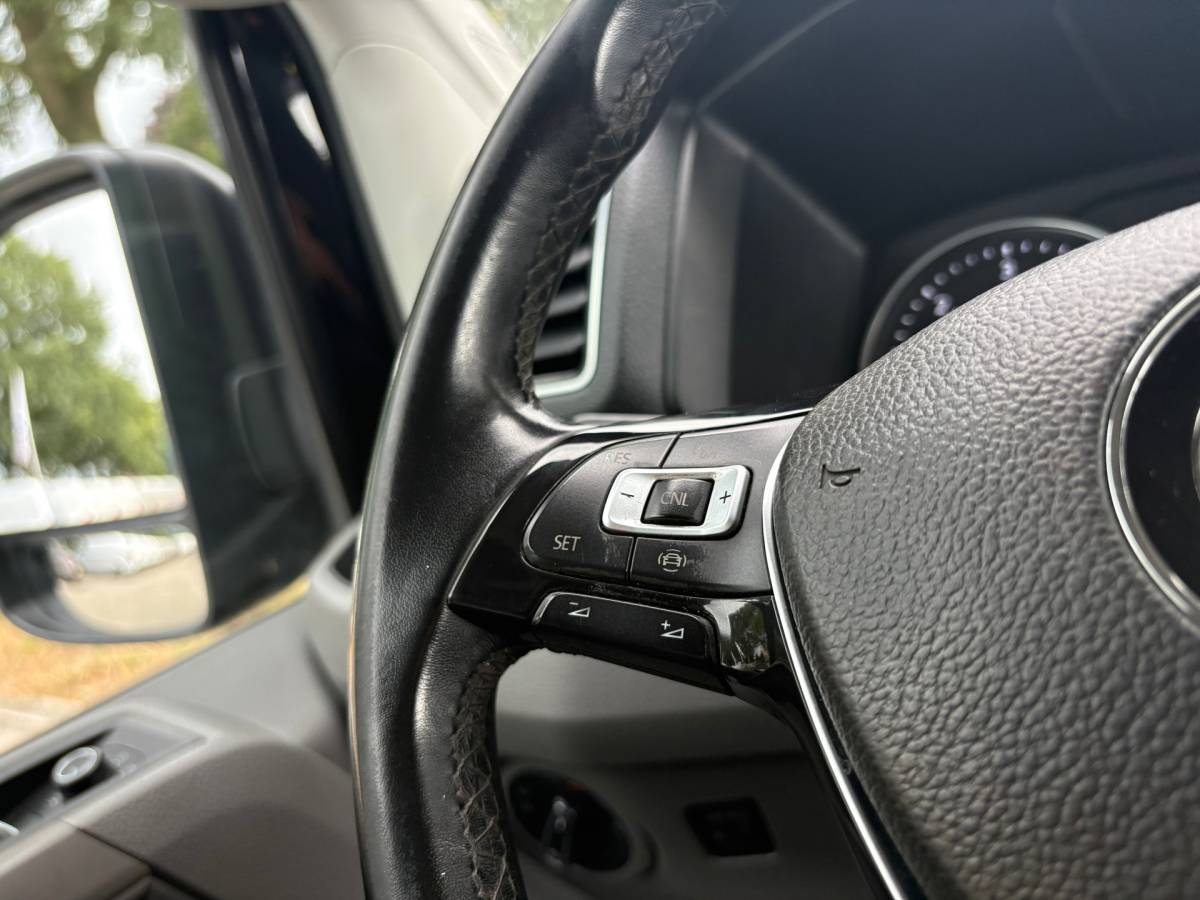 Volkswagen Crafter Volkswagen Crafter 35 2.0 TDI L3H3 Highline|140PK|Automaat|airco|cruise|apple carplay|achteruitrijcamer|trekhaak 3000KG trek|EURO6
