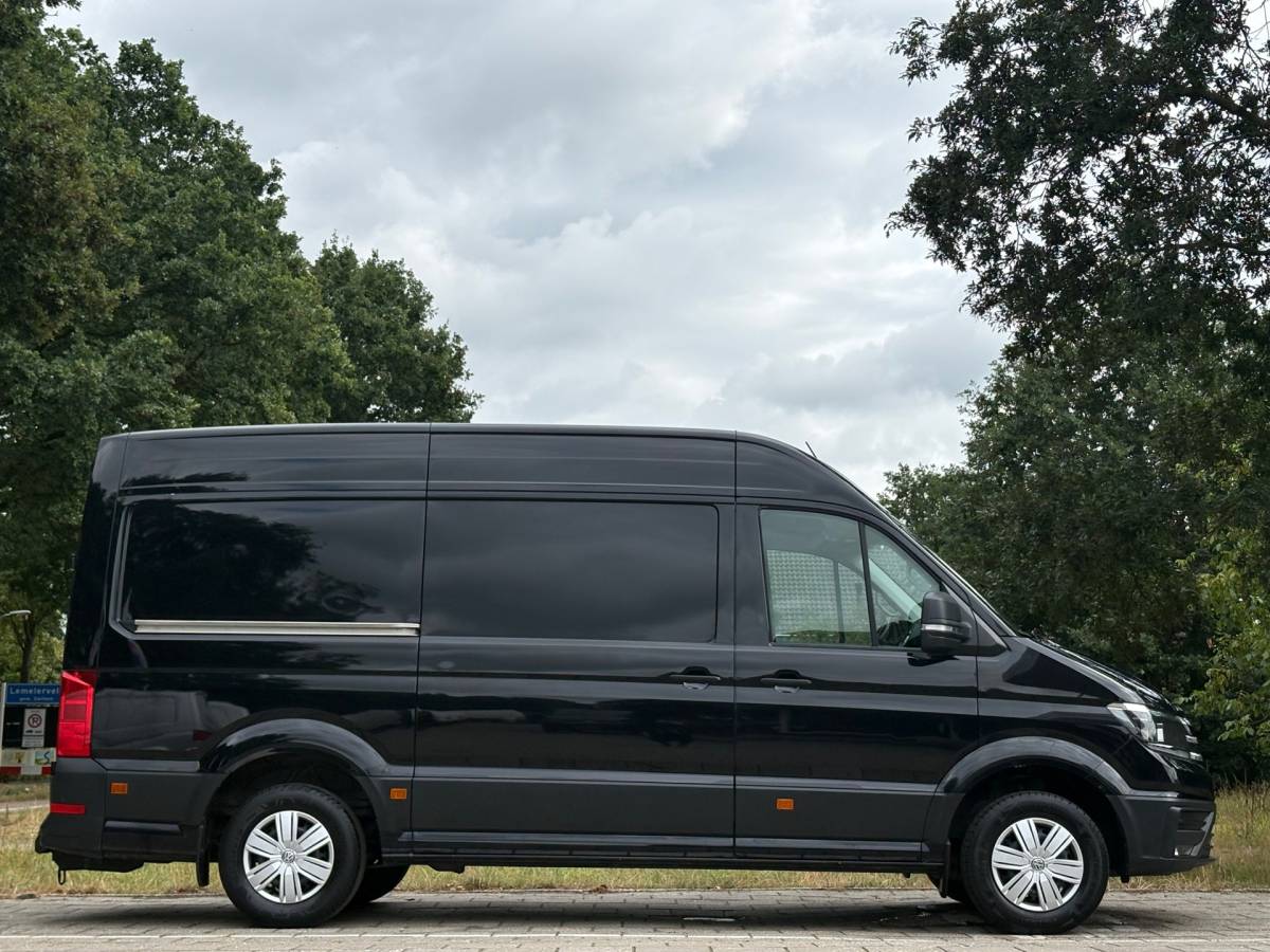 Volkswagen Crafter Volkswagen Crafter 35 2.0 TDI L3H3 Highline|140PK|Automaat|airco|cruise|apple carplay|achteruitrijcamer|trekhaak 3000KG trek|EURO6