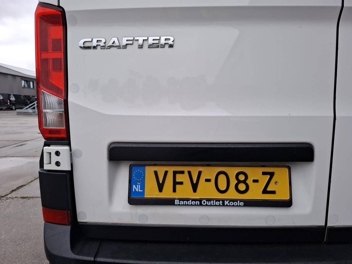 Volkswagen Crafter Volkswagen Crafter 35 2.0 TDI L3H3 EL Highline AIRCO / CRUISE CONTROLE / TREKHAAK / NAVI / CARPLAY