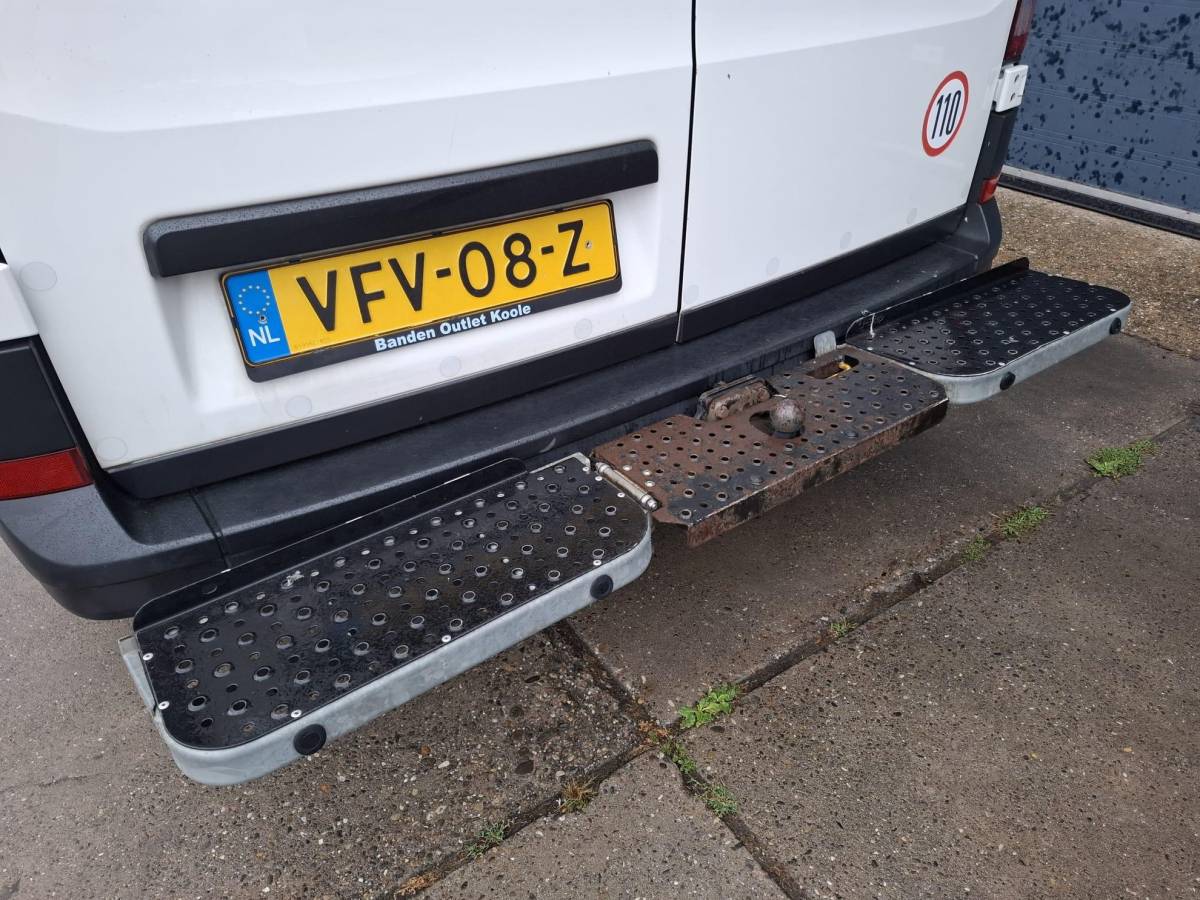 Volkswagen Crafter Volkswagen Crafter 35 2.0 TDI L3H3 EL Highline AIRCO / CRUISE CONTROLE / TREKHAAK / NAVI / CARPLAY