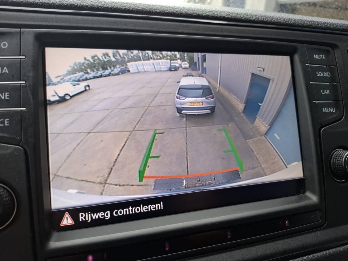 Volkswagen Crafter Volkswagen Crafter 35 2.0 TDI L3H3 EL Highline AIRCO / CRUISE CONTROLE / TREKHAAK / NAVI / CARPLAY