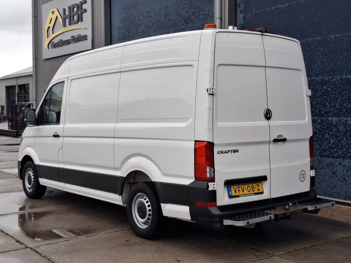 Volkswagen Crafter Volkswagen Crafter 35 2.0 TDI L3H3 EL Highline AIRCO / CRUISE CONTROLE / TREKHAAK / NAVI / CARPLAY