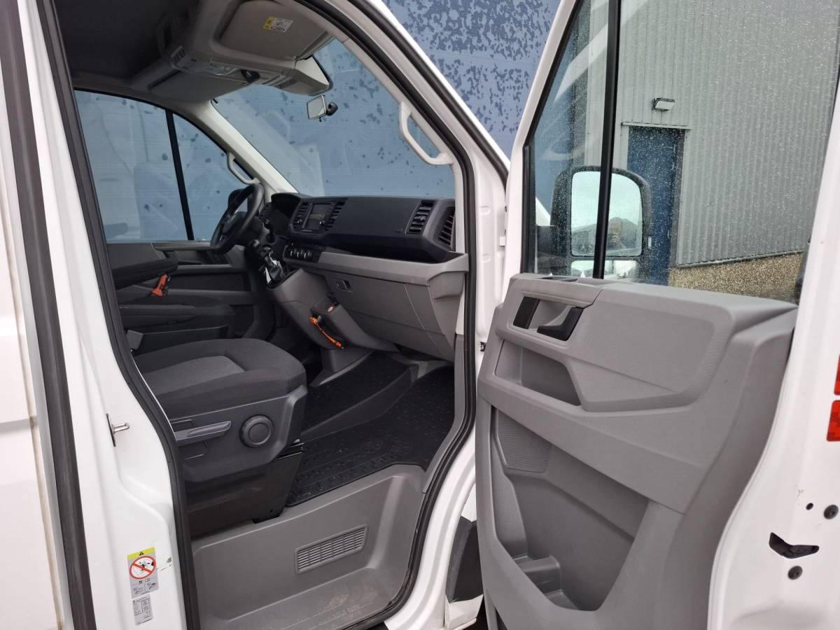 Volkswagen Crafter Volkswagen Crafter 35 2.0 TDI L3H3 EL Highline AIRCO / CRUISE CONTROLE / TREKHAAK / NAVI / CARPLAY