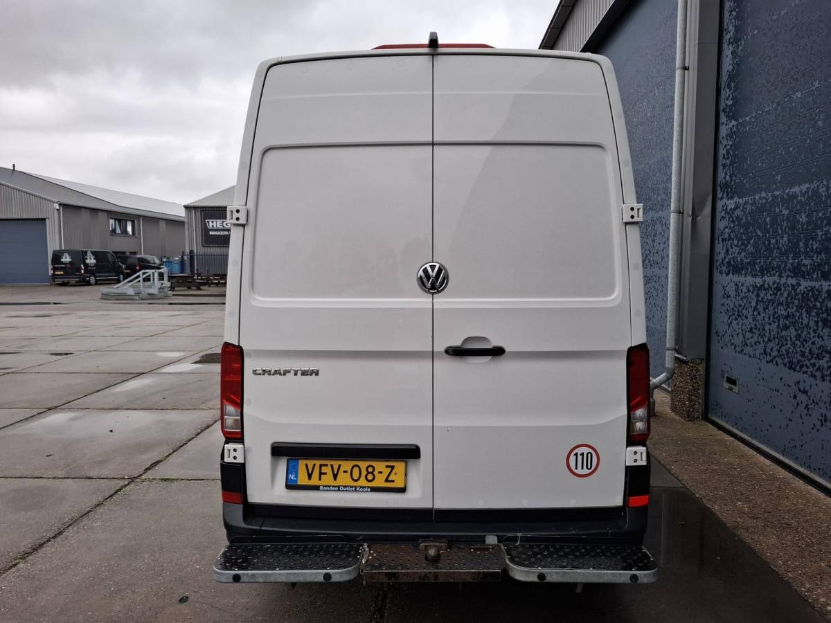 Volkswagen Crafter Volkswagen Crafter 35 2.0 TDI L3H3 EL Highline AIRCO / CRUISE CONTROLE / TREKHAAK / NAVI / CARPLAY
