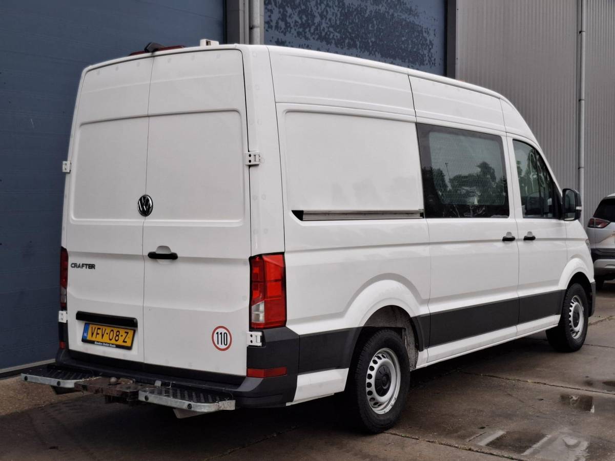 Volkswagen Crafter Volkswagen Crafter 35 2.0 TDI L3H3 EL Highline AIRCO / CRUISE CONTROLE / TREKHAAK / NAVI / CARPLAY